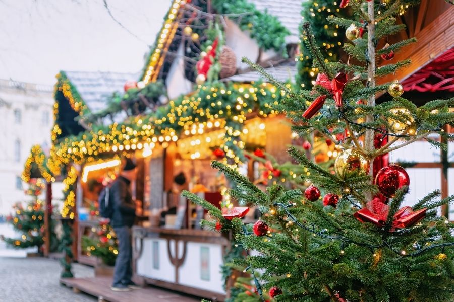 mobiler-weihnachtsmarkt-aschaffenburg-weihnachtsbuden