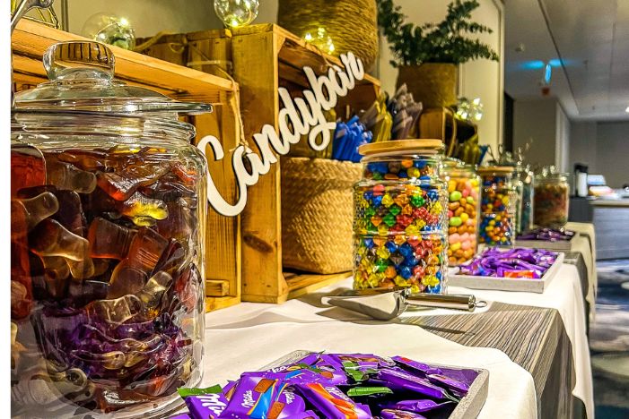 candybar-mit-vieln-süssigkeiten