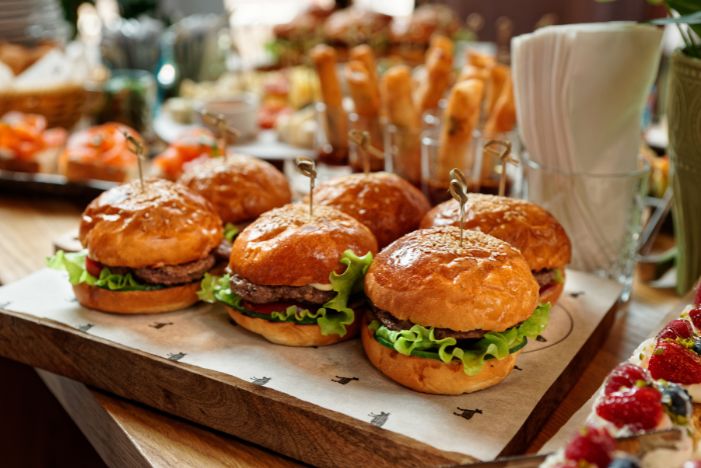 keckeres-fingerfood-zum-schlemmen-burger