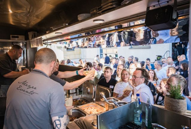 schnelle bearbeitung aus-dem-foodtruck