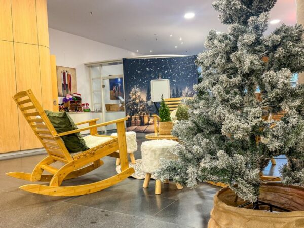 weihnachten-schaukelstuhl-dekoration