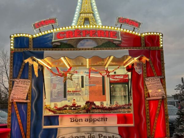 weihnachtlicher Crepe Stand