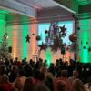 weihnachtsfeier-stimmungsvolles-eventkonzept-mit-licht