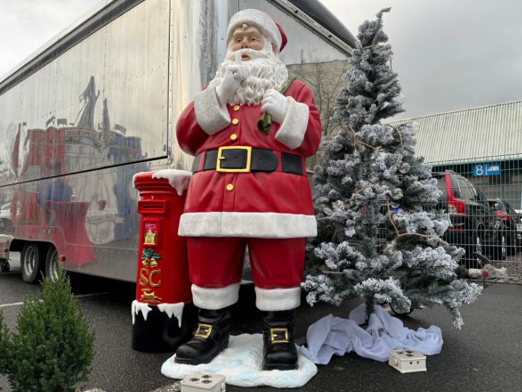 weihnachtsmann-als-figut-mieten