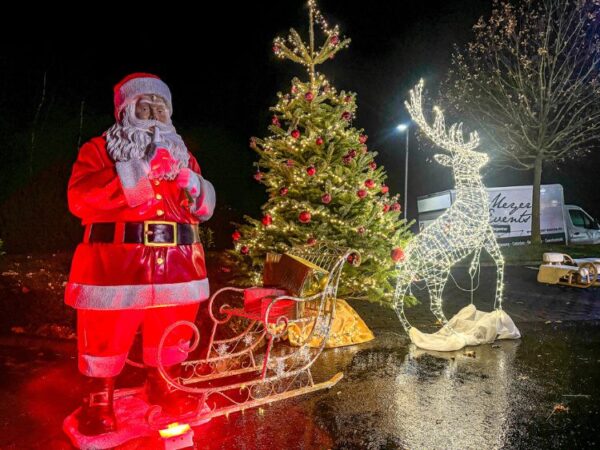 weihnachtsmann-figur-mieten
