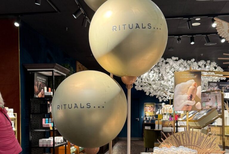 Nahaufnahme von glänzenden Premium-Ballons – hochwertige Ballon-Dekoration Frankfurt