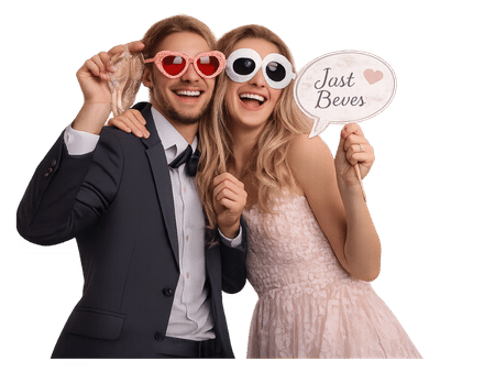 Fotobox Hochzeit Props mit Herzbrillen und Just Married Schild für Hochzeitsfeier