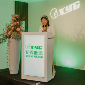 Florale Rednerpult Dekoration für Tagungen und Firmenevents