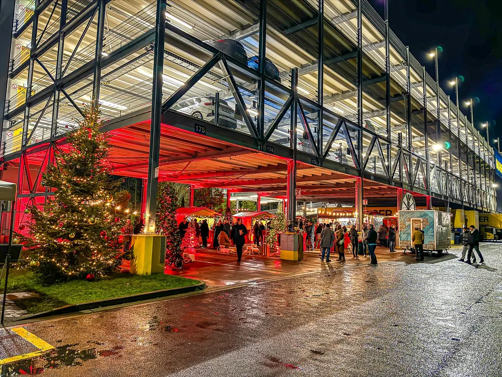 Dachser Weihnachtsmarkt mit rund 200 Personen