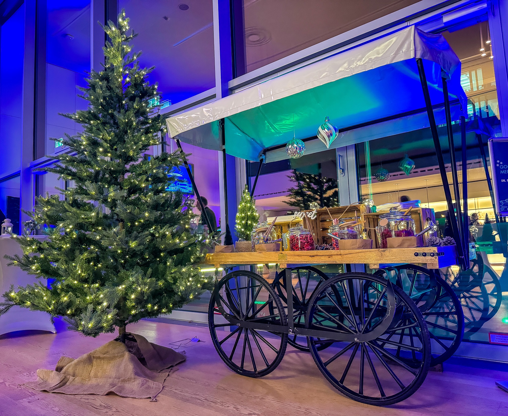Marktwagen für Weihnachtsmarkt in Frankfurt