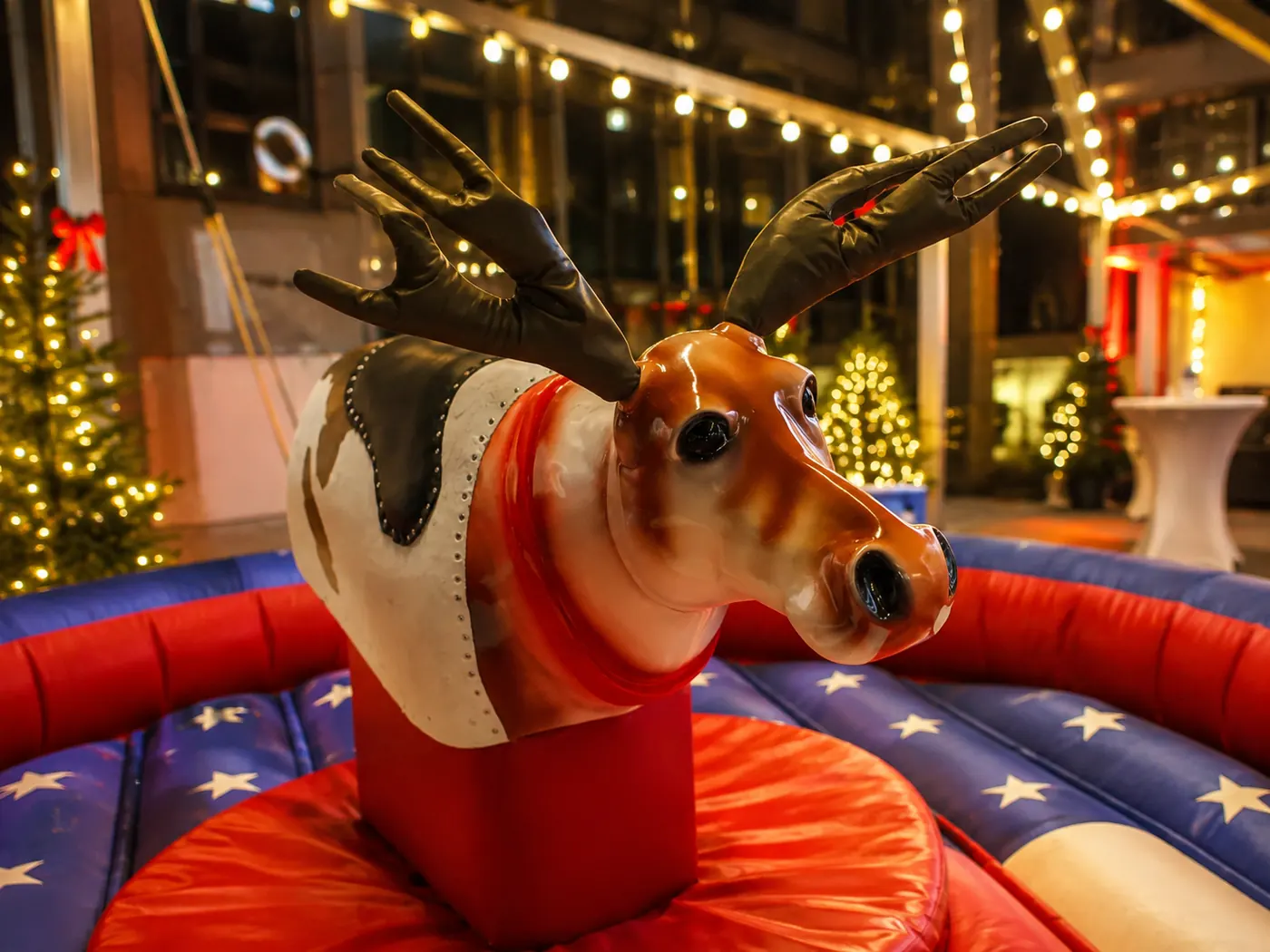 Rentier Rodeo als Weihnachtsmarkt Aktivität für Firmenfeier in Frankfurt
