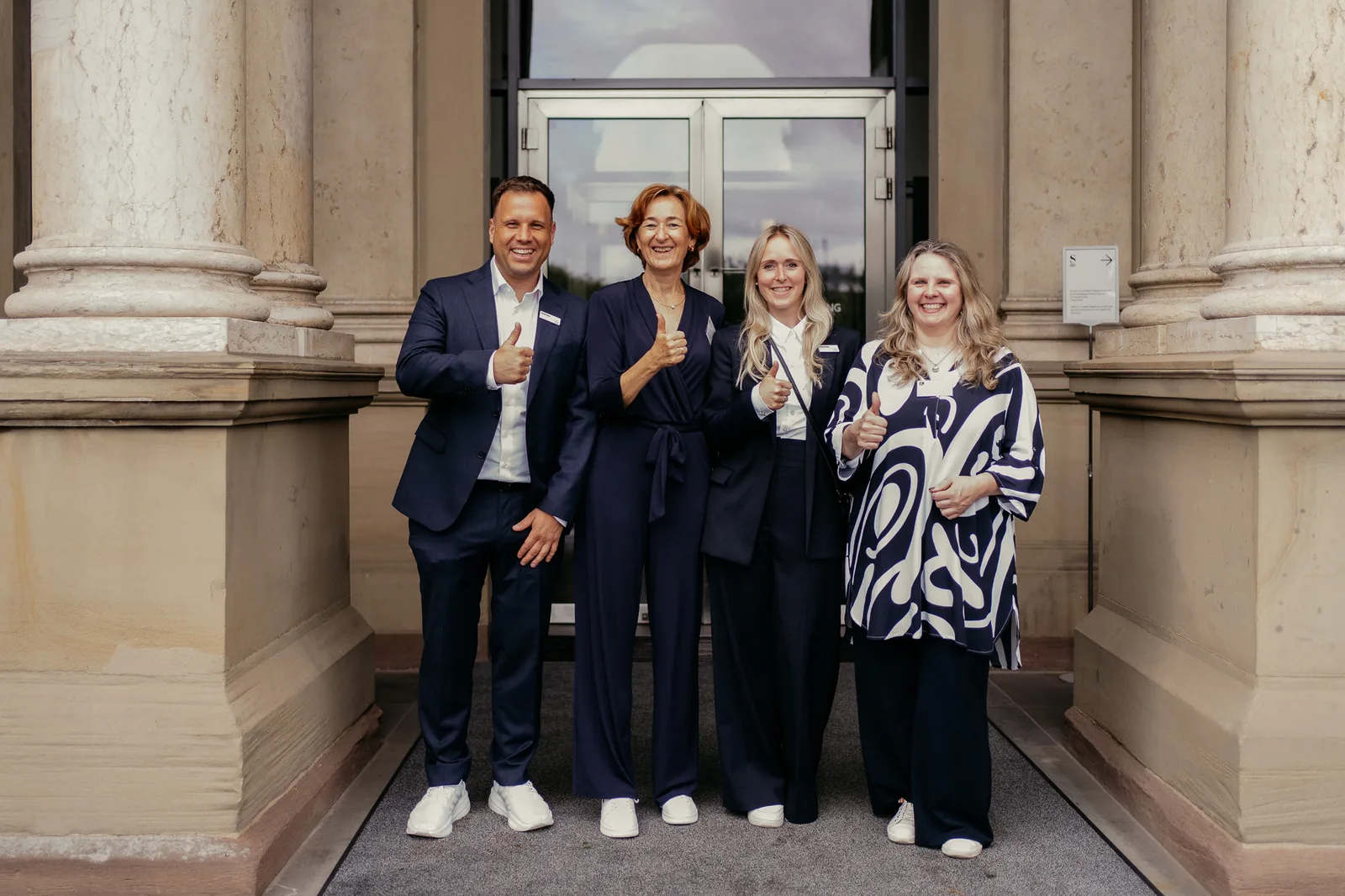 Meyer Events gemeinsam mit Kundinnen bei einem Business Event im Städel Museum Frankfurt